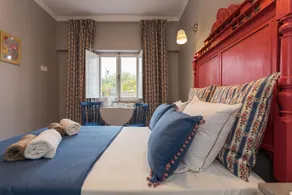 Privatzimmer mit Terrasse | Stadtblick - Zimmer