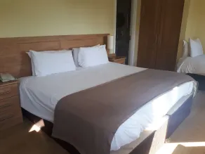 Knightsbrook Hotel Courtyard Accommodation - Room