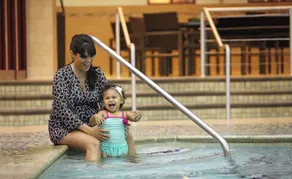 Crowne Plaza Lansing by IHG - Piscina
