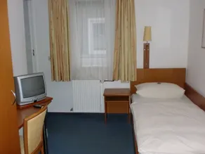 Hotel Deutsches Haus - Room