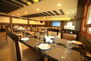 Lee Crysstal - Restaurant