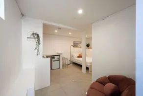 Saltline Bondi Stays Cozy Bondi Studio Retreat - Wohnzimmer