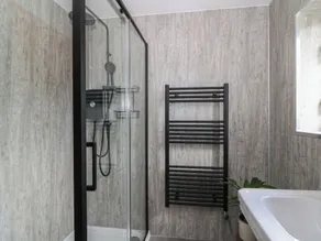 Red Kite Cottage - Bathroom