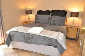 Ukutula Lion Lodge - Room