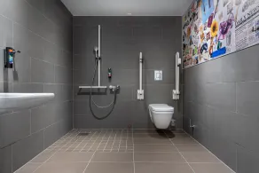 Holiday Inn - the niu, Timber Esslingen by IHG - Salle de bain