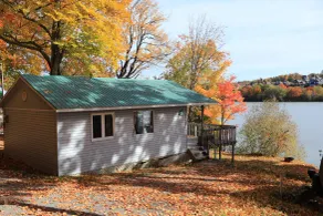 Camping Chalets Lac St-Augustin - Façade de l’hébergement