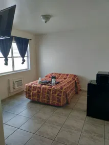 Crown Inn & Suites - Chambre