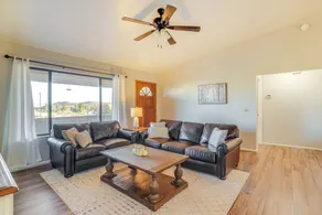 Bring Your Pup: Spring Valley Home w/ Fenced Yard! - Innvendig