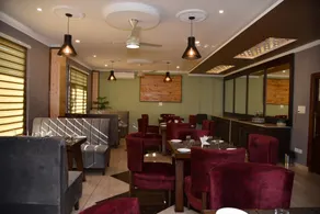 Mastiff Wildcrest Dharamshala (Chamunda Devi Temple) - Restaurante