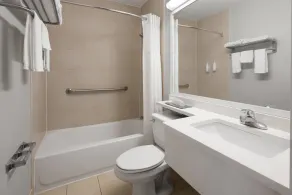 Microtel Inn by Wyndham - Albany Airport - Salle de bain