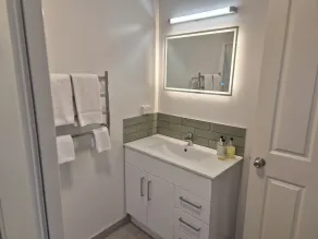 Blue Marlin Apartments - Baño