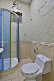 OYO 288 Diafati Residential Units - Badezimmer
