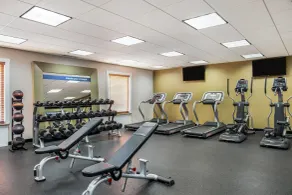 Ramada by Wyndham St Paul AB - Fitnessbereich