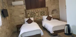 ESKİ URLA - Room