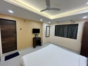 Hotel Pravasa stay ,Shirdi - Rom