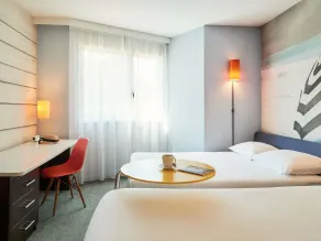Ibis styles Toulon la Seyne sur Mer - Room