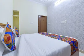 Fabhotel Rajwada Palace - Chambre