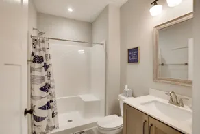 Lovely Kerr Lake House w/ Private Dock! - Intérieur