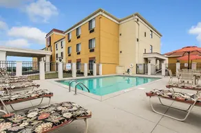 Comfort Suites Cullman I-65 Exit 310 - Piscine