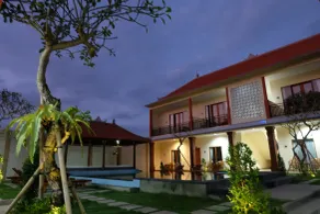 Tom's Inn Pecatu - Pool