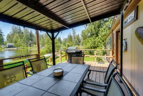 Trails End Retreat in Belfair w/ Private Dock - Innvendig