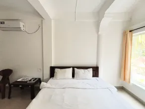 Beach Walk Resort Walk In Morjim Beach Goa - Rum