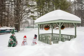 1 Mi to Attitash Mountain: Condo w/ Resort Perks - Interiör