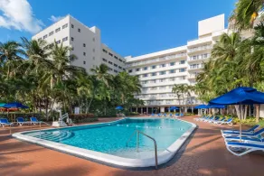 Radisson Resort Miami Beach - Pool