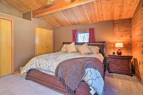 Lodge w/ Indoor Pool, Along Devil's Lake Park - Interiør