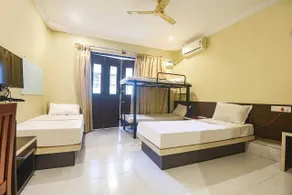 Vihasta Sunrise Hotel by RR Enterprises - Chambre