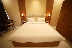 Hotel Neerja Inn - Chambre