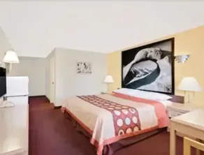 Super 8 by Wyndham Bishop - Chambre
