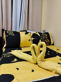 Spacious 1-Bedroom Condo in Quezon City with Private Pool - Chambre