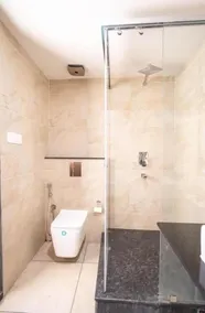 Samasth Palatial Hotel - Bathroom