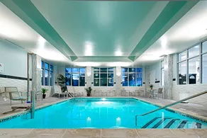 Fairfield Inn & Suites by Marriott Boston Logan Airport/Chelsea - Piscine