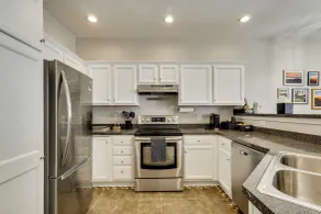 Walk to Bridgeway Station! Home w/ Pool Access - Interiør