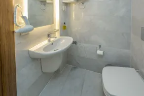Defne Hotel - Bathroom