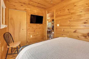 Cozy Cabin in Private Location w/ Hot Tub & Grill! - Innvendig
