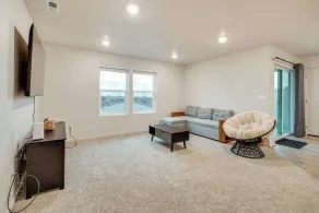 Walk to The Plains Golf Course: Getaway in Cheney! - Innvendig