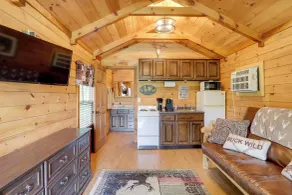 1 Mi to Current River: Cozy Studio Cabin! - Interiør