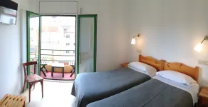 Hostal ROM Familiar - Chambre