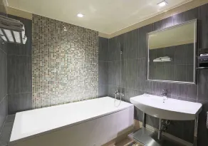 Royal Group Motel Buo Ai Branch - Bathroom