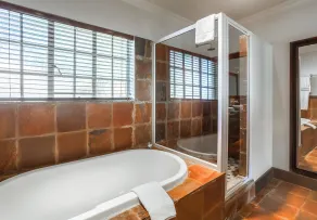 Glenburn Lodge & Spa - Bathroom
