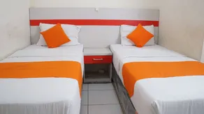 Lucky Hotel Purwodadi - Room