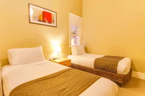 Globe Apartments - Room