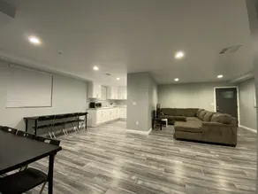 Modern Hostel - Living area