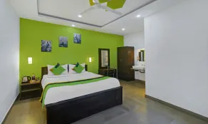 Treebo La Paradise with Swimming Pool - Zimmer