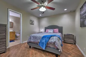 Game Room & Dock: Waterfront Granbury Lake Retreat - Innvendig