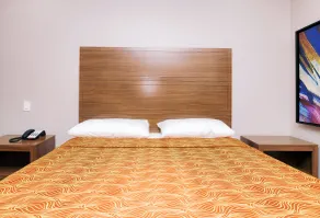 Palace Inn I10East & John Ralston - Room