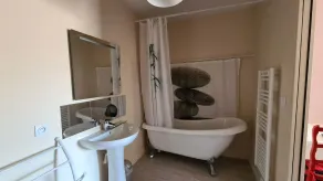 ALYSA - Bathroom